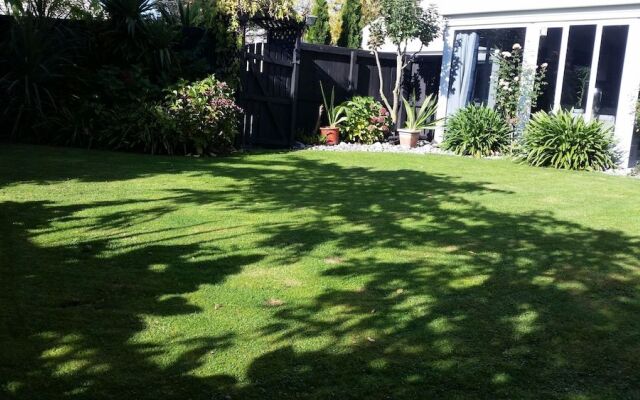 Berni's Boutique BnB Airport