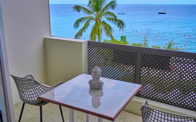 Tropical Sunset Beach Apartment Hotel