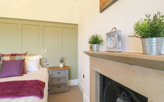 Upper Hurst Farmhouse