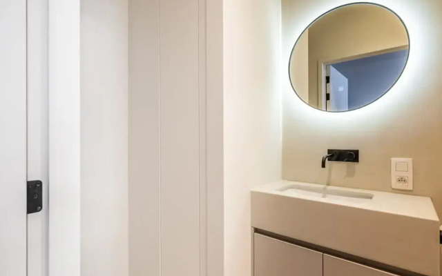 Stylishly Renovated Studio in Ghent s Lively Center