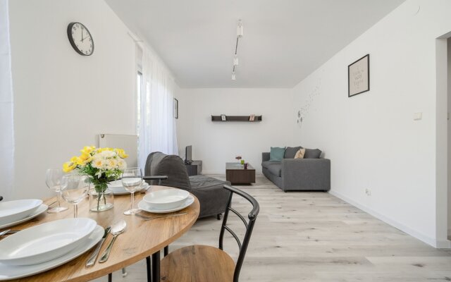 Apartment Białowieska by Renter