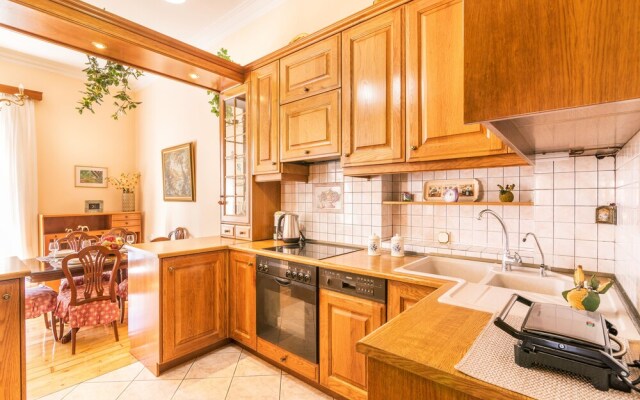 Historic Family Apartment in the Old Town