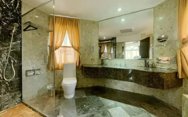 Swan Lake Villa Resort