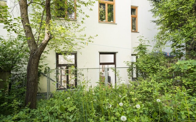 Garden Lounge Satzberg by Welcome2Vienna
