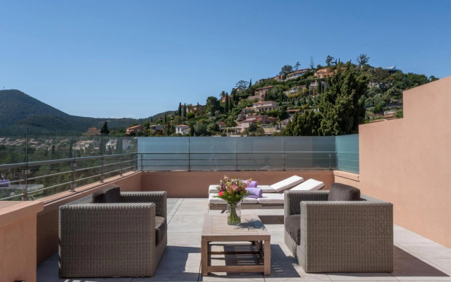 Tiara Yaktsa Cote d’Azur
