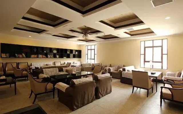 Yu Hill Hotel (Guilin Arctic Square)