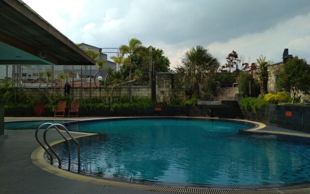 Spacious Studio Room at Grand Setiabudi Apartment