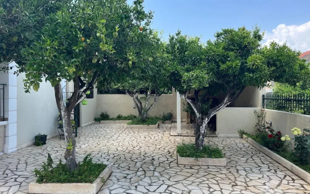 Kika Residence - 2 Bedroom House With Barbeque