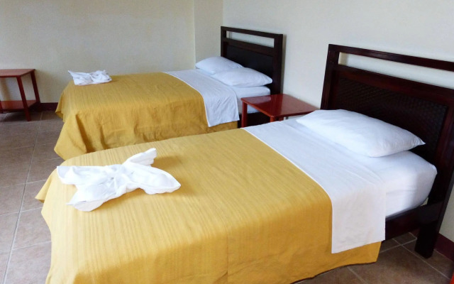 Gloria-Galápagos Inn
