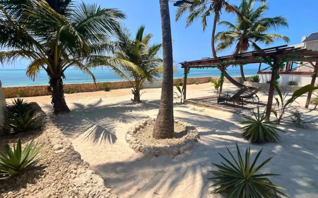 Zanzibar Beach House- West