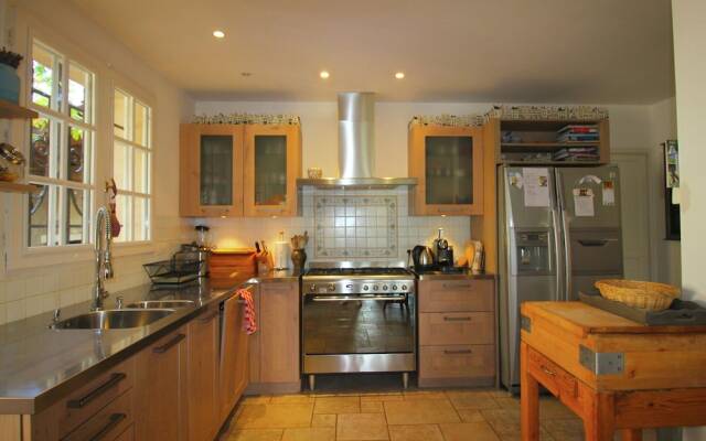 Child-friendly Holiday Home in Esparron-de-verdon