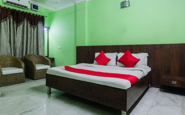 OYO 27675 Hotel Am Palace