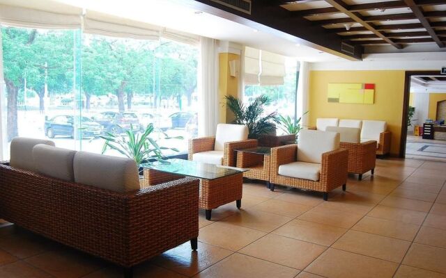 Boutique Holiday Hotel (Beihai Beibuwan Square)