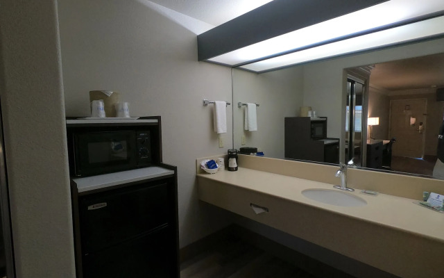 Best Western Inn & Suites Lemoore