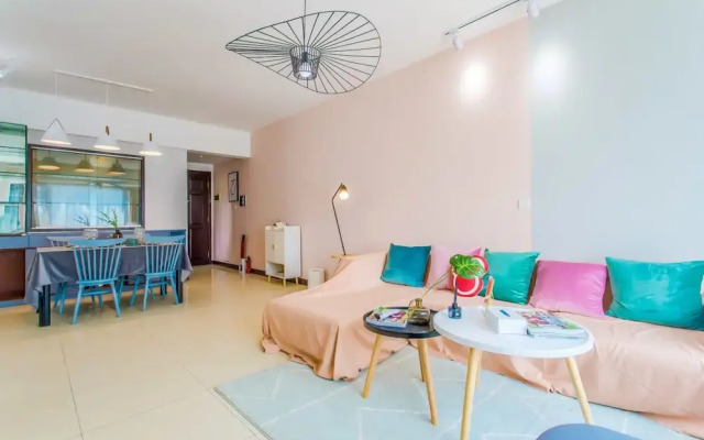 Locals Boutique Apartment  Huafa  No.3