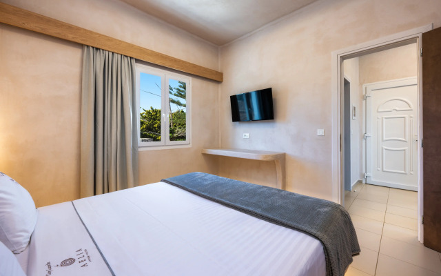 Aelia Luxury Suites Santorini