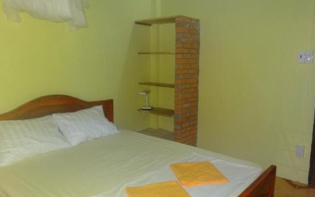 Luot Van Guest House