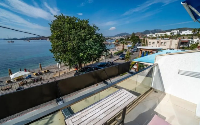 Seafront Flat With Breathtaking Sea View in Bodrum