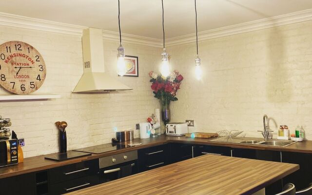 Cozy Holiday Home in Folkstone Near Folkestone Harbour Arm