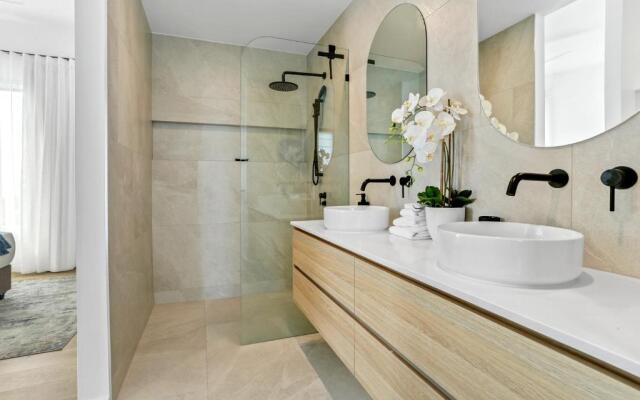 Chic Beachside Apartment, Peregian Beach