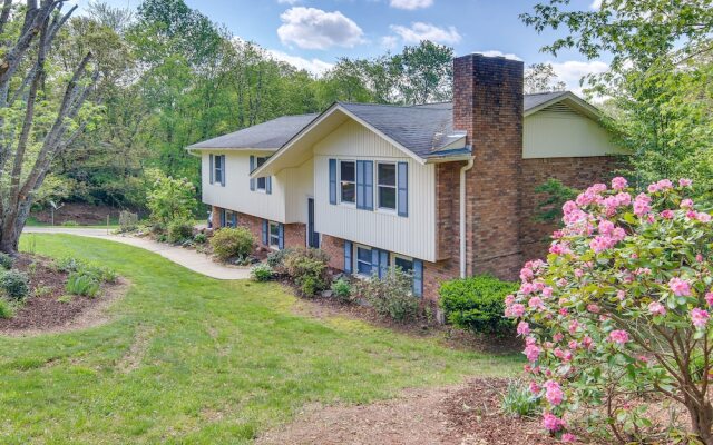 Candler Home w/ Deck ~ 8 Mi to Downtown Asheville!