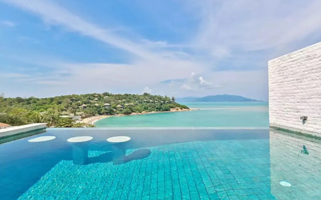 8BR Luxury Villa steps to Beach