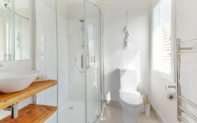 Eight on Church Waiheke Accommodation