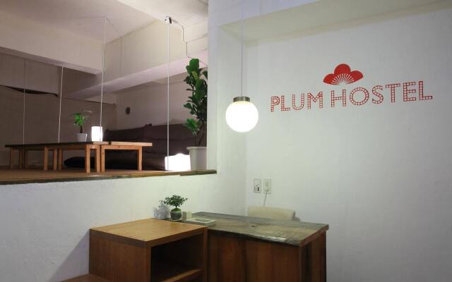 plumhostel