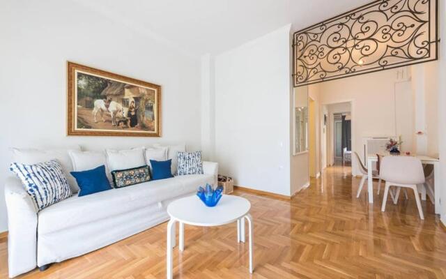 NEW! Bright & Remodeled 1Bed apt 2min Walk to Acropolis