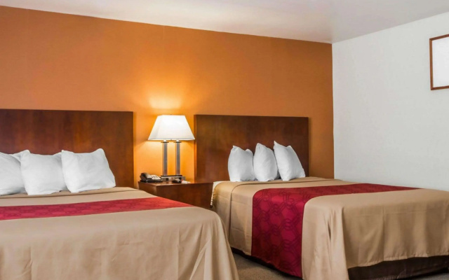 Econo Lodge Lake Region