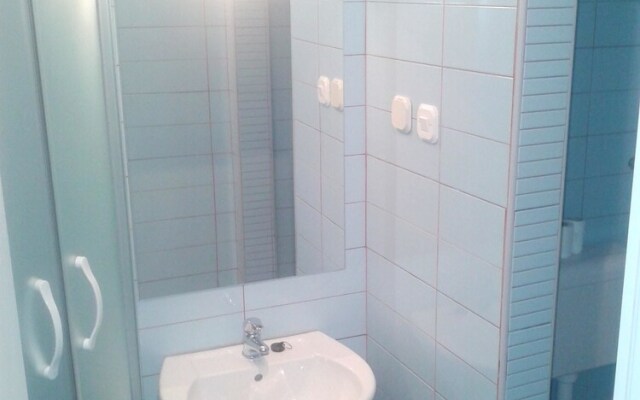 Apartment With one Bedroom in Tribanj, With Enclosed Garden and Wifi -