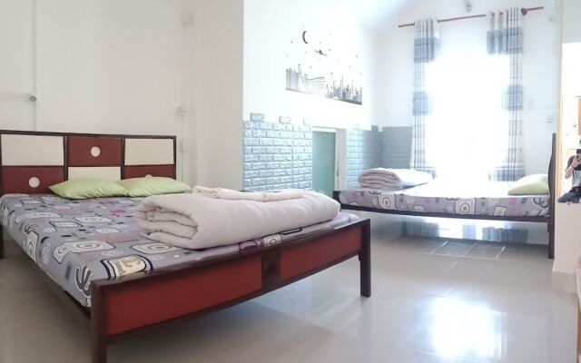 Europe Town Hostel & Bar - Adults Only