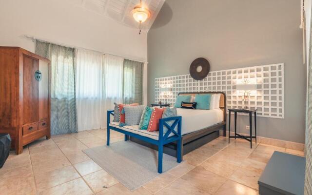 Unwind in Style at Our Modern Villa at Yarari