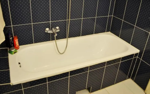 Center Parliament - Gucci