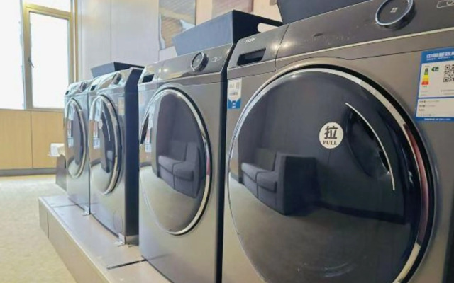 Guizhou Fengrun Karst Hotel (Jiaxiu Tower Qingyun Market Store)