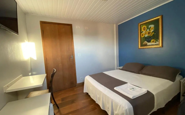 Queiroz Palace Hotel