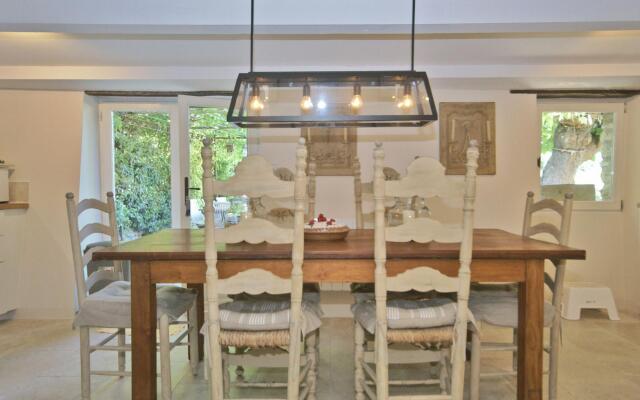 Splendid Villa in Viens With Swimming Pool