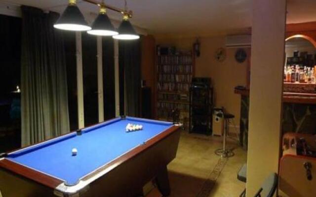 Finca Toredo Large Heated Pool,Hot Tub,Bar/Games Room,Gym,Cave, Free WiFi