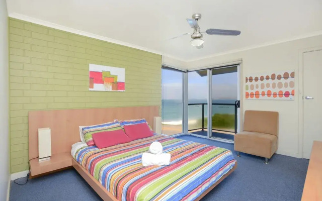 South Seas - Port Elliot Beachfront Apt - Wifi