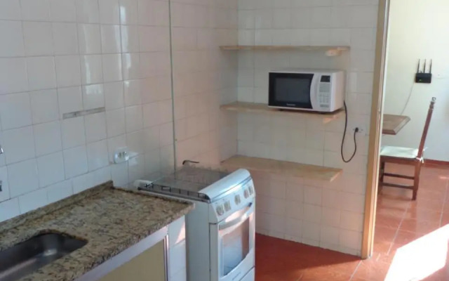 Apto a 2 quadras da praia