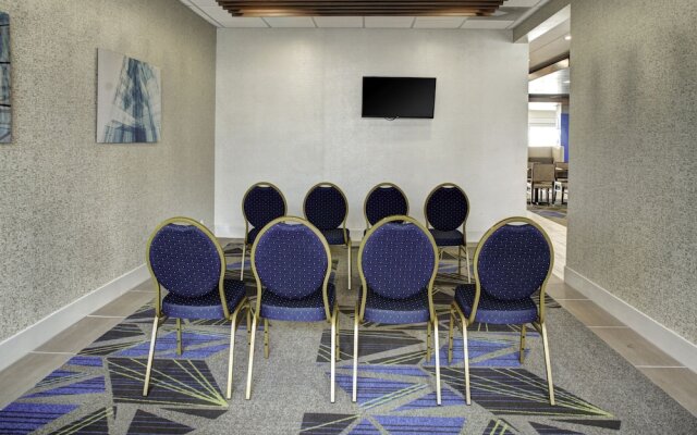 Holiday Inn Express & Suites Coldwater