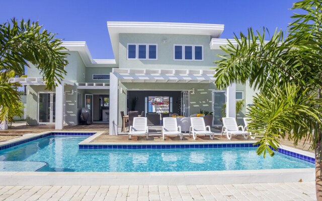 Arashi Beach Villa