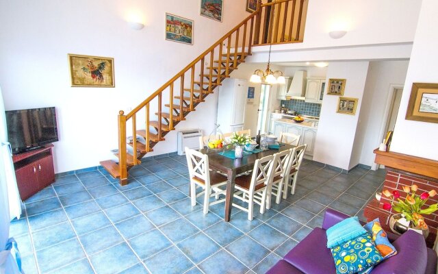Villa With 7 Bedrooms in Maslinica, With Wonderful sea View, Private P