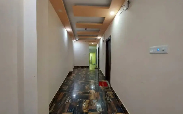 Goroomgo M S M Residency Puri