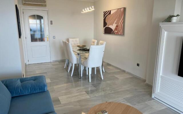MI CAPRICHO, Beach Front Apartment P.14 3ºB