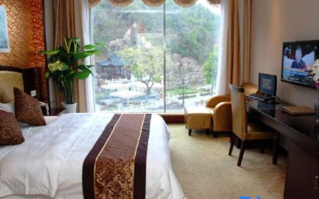 Zhengzhong Holiday Hotel