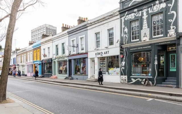 St Stephen's Gardens Viii by Onefinestay