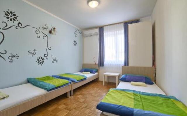 Hostel Step