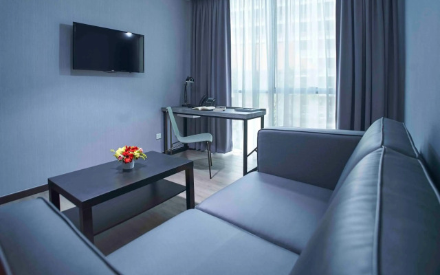 Urban H Hotel