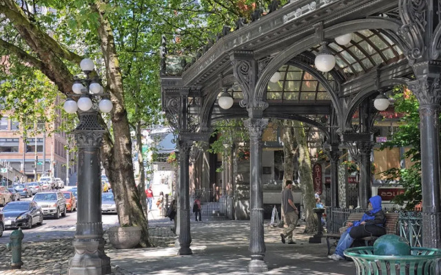 Pelicanstay in Pioneer Square